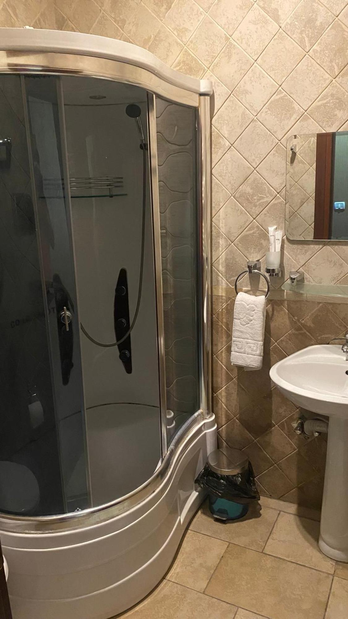 Hotel Old Rustaveli Tbilisi Buitenkant foto